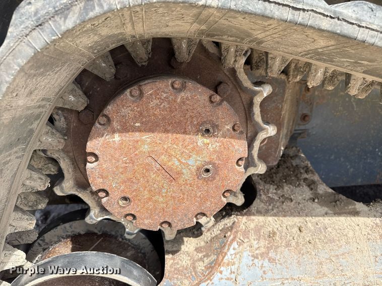 image for item DM5629 2019 Takeuchi TL12V-2 tracked skid steer loader