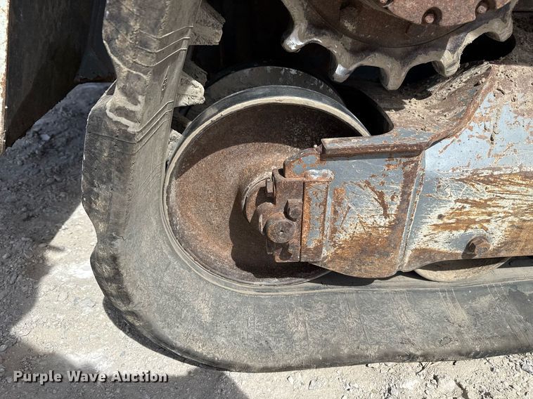 image for item DM5629 2019 Takeuchi TL12V-2 tracked skid steer loader