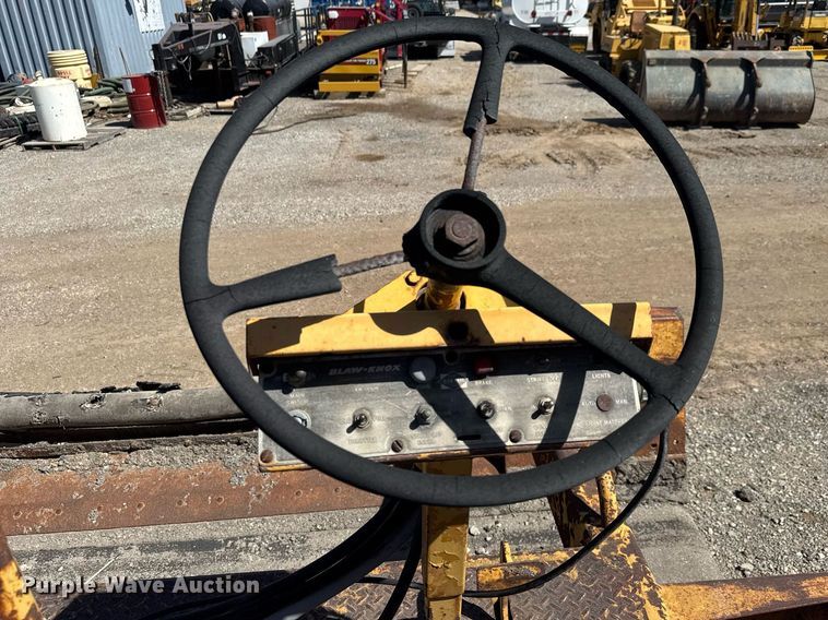 image for item DM5640 Blaw-Knox RW-195H road widener