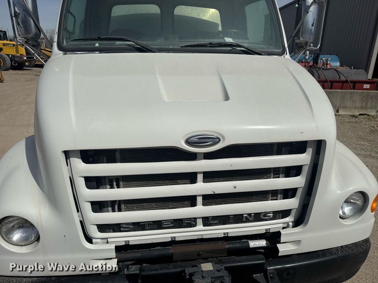 image for item DM5641 2007 Sterling L7500 oil distributor truck