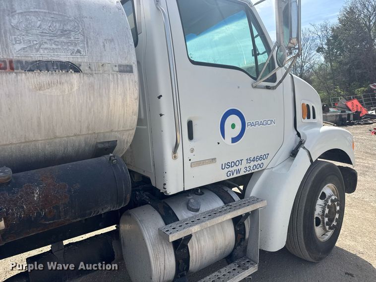 image for item DM5641 2007 Sterling L7500 oil distributor truck