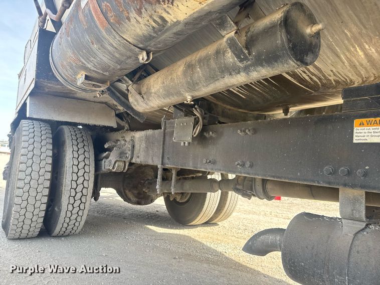 image for item DM5641 2007 Sterling L7500 oil distributor truck