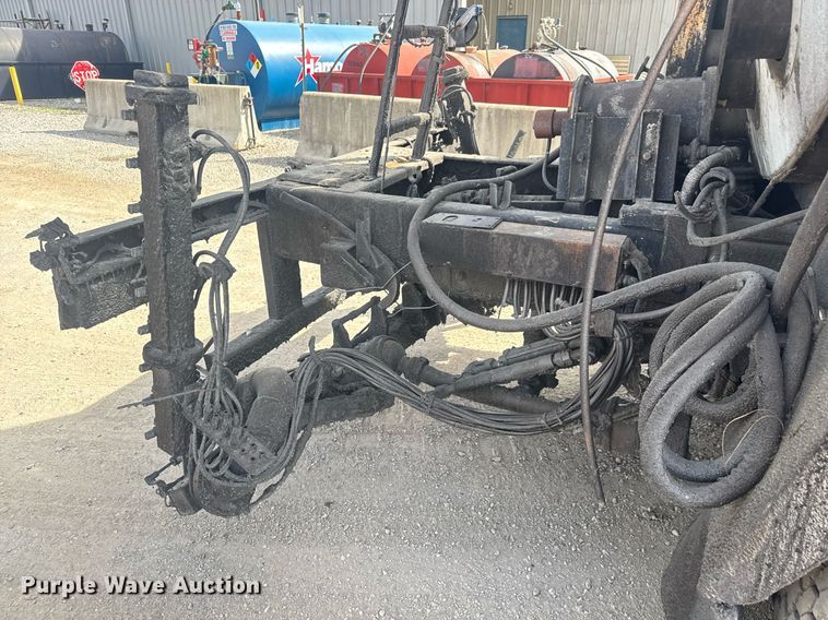 image for item DM5641 2007 Sterling L7500 oil distributor truck