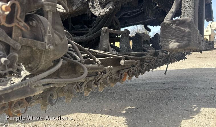 image for item DM5641 2007 Sterling L7500 oil distributor truck