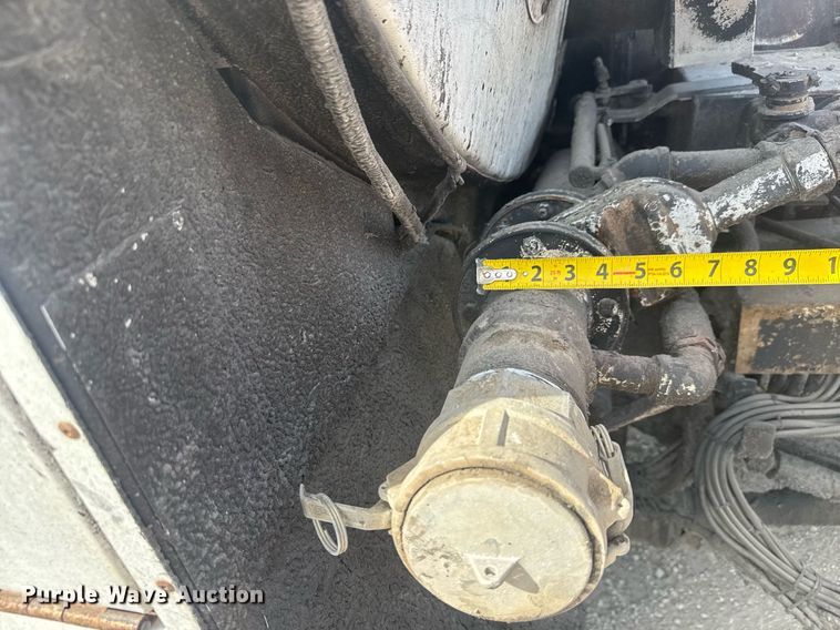 image for item DM5641 2007 Sterling L7500 oil distributor truck