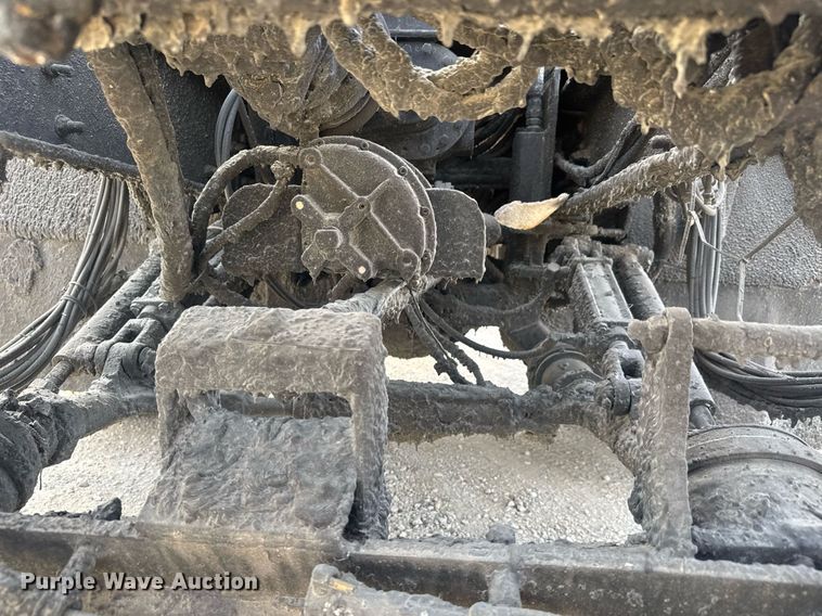 image for item DM5641 2007 Sterling L7500 oil distributor truck