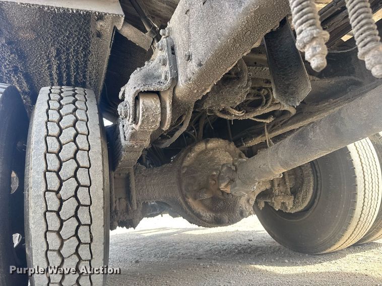 image for item DM5641 2007 Sterling L7500 oil distributor truck