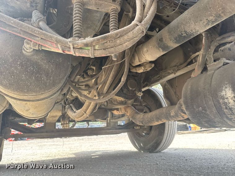 image for item DM5641 2007 Sterling L7500 oil distributor truck