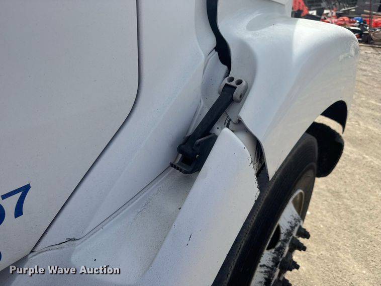 image for item DM5641 2007 Sterling L7500 oil distributor truck