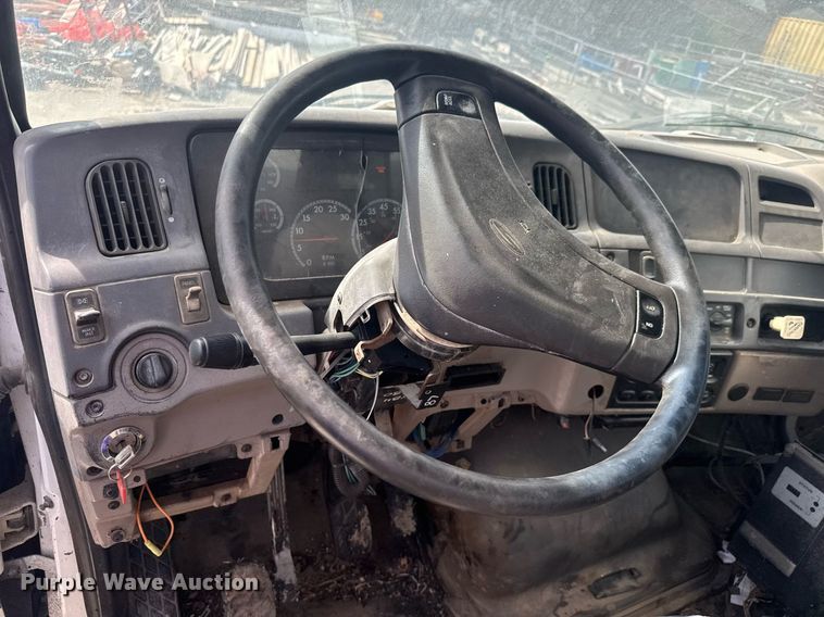 image for item DM5641 2007 Sterling L7500 oil distributor truck