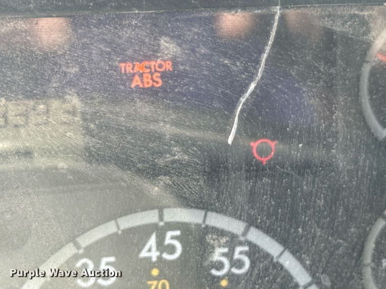 image for item DM5641 2007 Sterling L7500 oil distributor truck