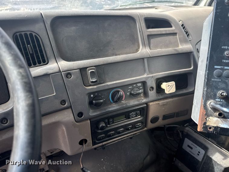 image for item DM5641 2007 Sterling L7500 oil distributor truck