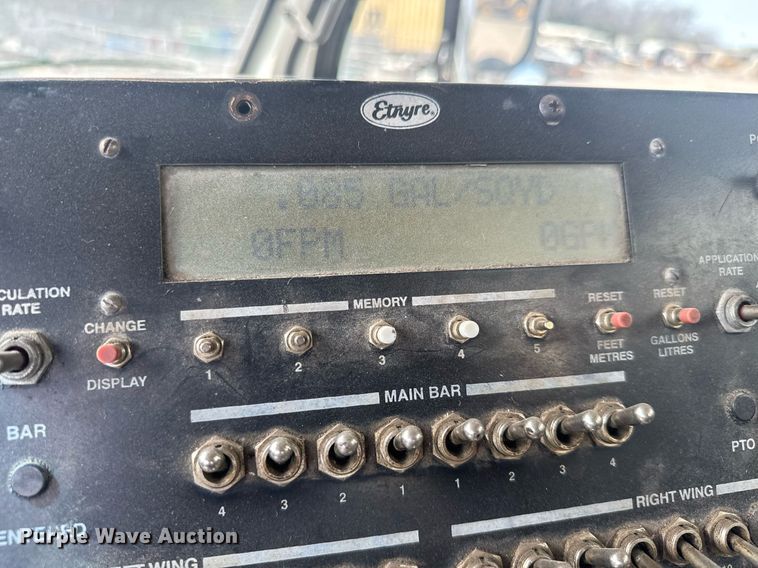 image for item DM5641 2007 Sterling L7500 oil distributor truck