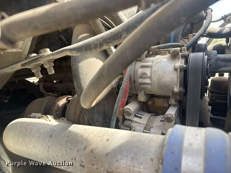 image for item DM5641 2007 Sterling L7500 oil distributor truck