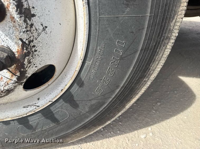 image for item DM5641 2007 Sterling L7500 oil distributor truck