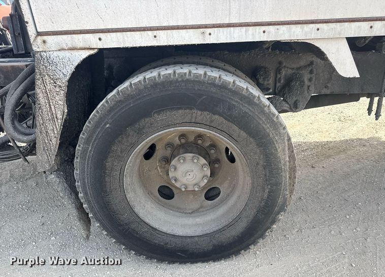 image for item DM5641 2007 Sterling L7500 oil distributor truck