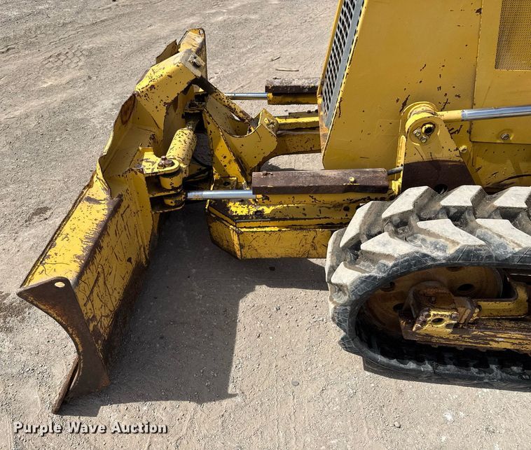 image for item DM5649 1998 Komatsu D21A-7 dozer