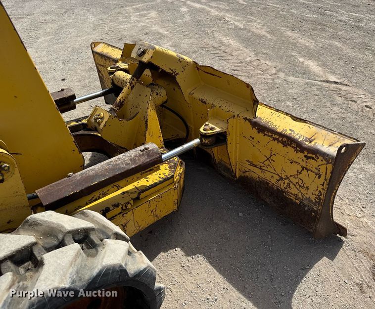 image for item DM5649 1998 Komatsu D21A-7 dozer