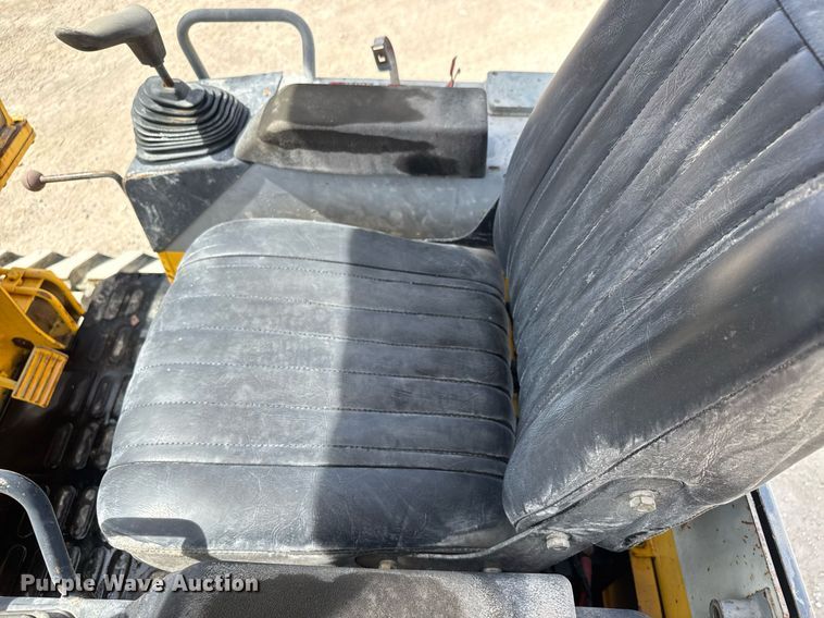 image for item DM5649 1998 Komatsu D21A-7 dozer