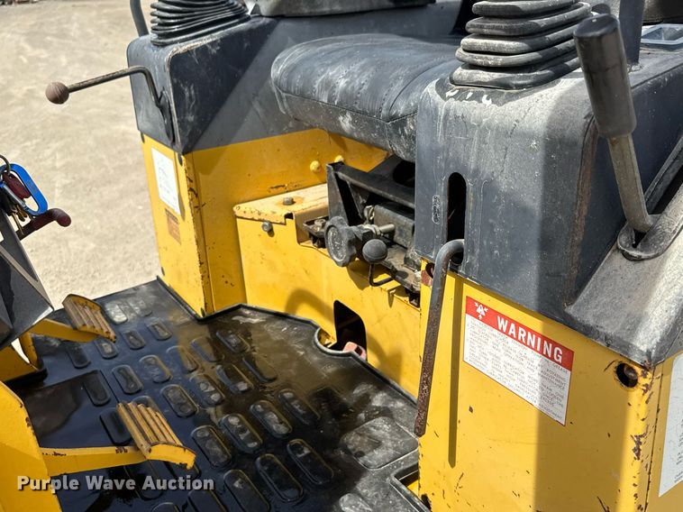 image for item DM5649 1998 Komatsu D21A-7 dozer