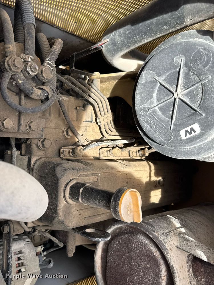 image for item DM5649 1998 Komatsu D21A-7 dozer