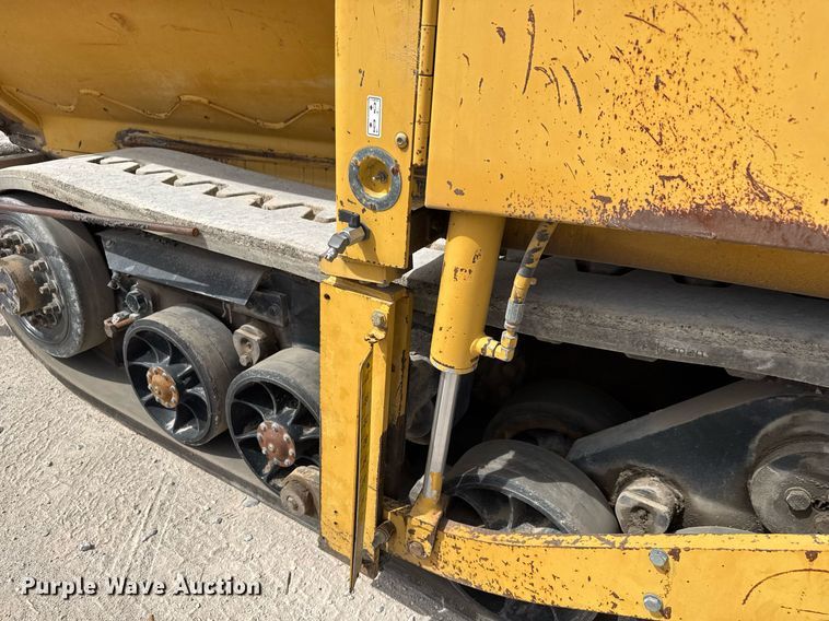 image for item DM5653 2004 Caterpillar AP-655C paver