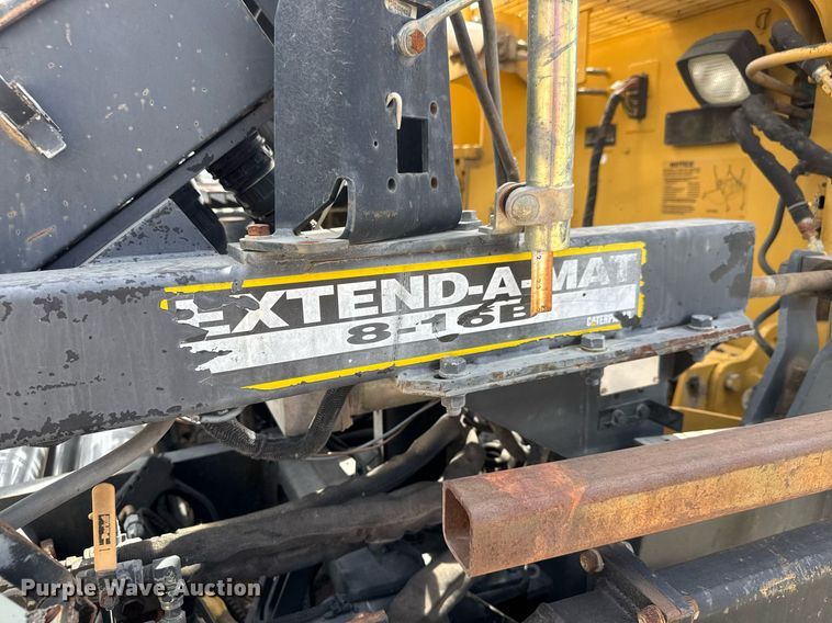 image for item DM5653 2004 Caterpillar AP-655C paver