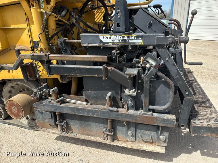 image for item DM5653 2004 Caterpillar AP-655C paver