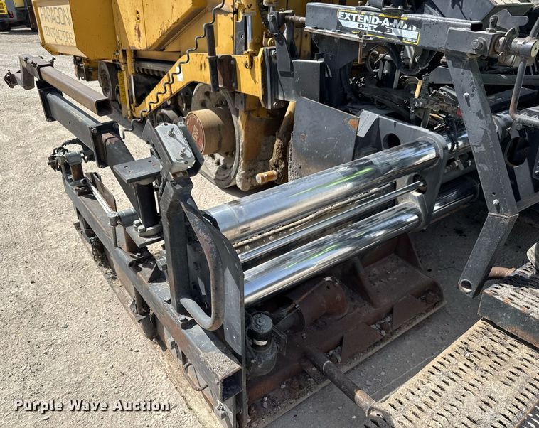 image for item DM5653 2004 Caterpillar AP-655C paver