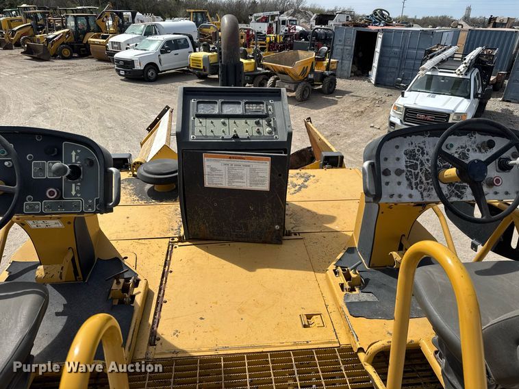 image for item DM5653 2004 Caterpillar AP-655C paver