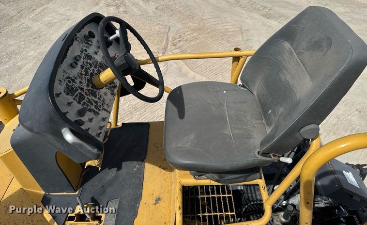 image for item DM5653 2004 Caterpillar AP-655C paver