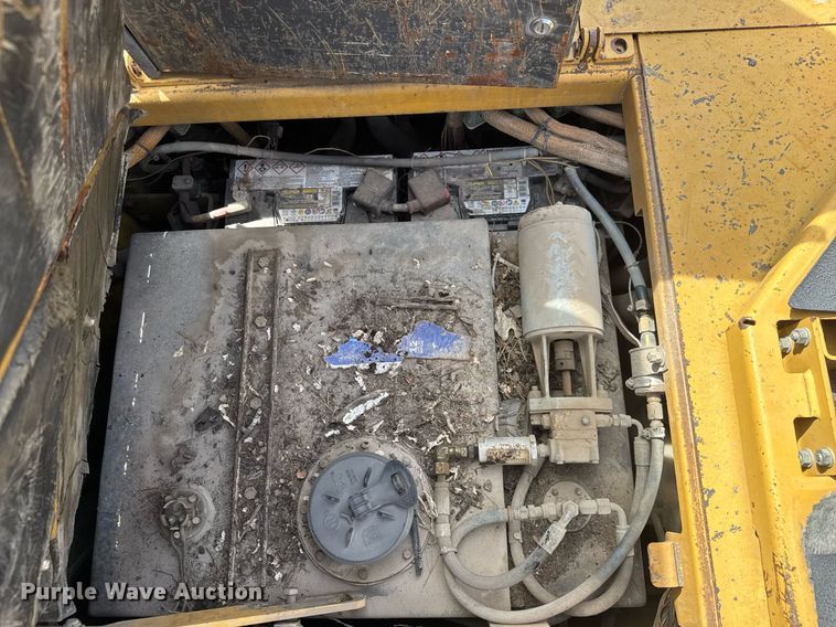 image for item DM5653 2004 Caterpillar AP-655C paver