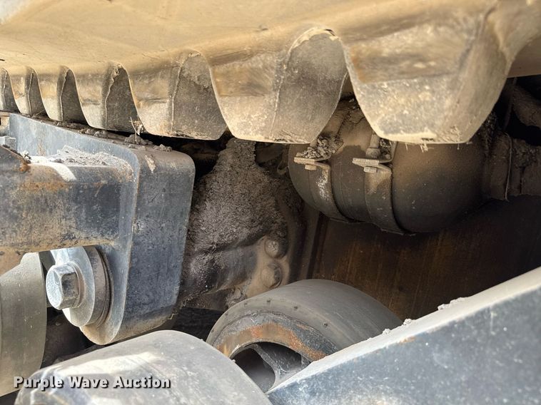 image for item DM5653 2004 Caterpillar AP-655C paver