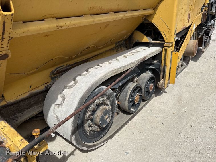 image for item DM5653 2004 Caterpillar AP-655C paver