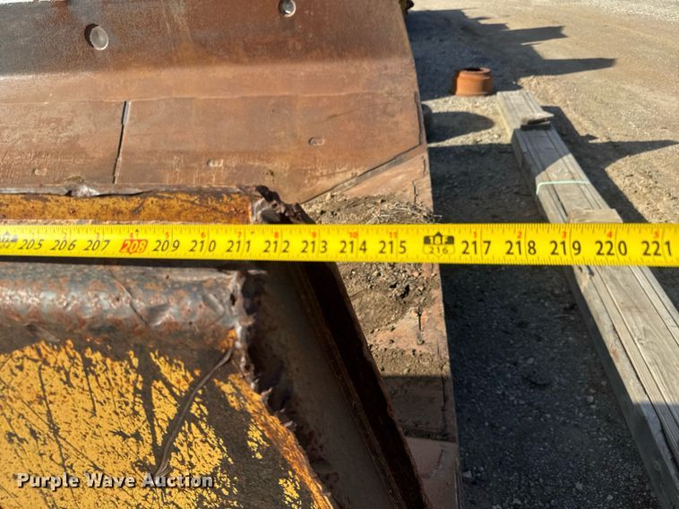 image for item DM5657 Caterpillar 730 dump bed