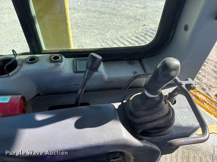 image for item DM5660 2007 Komatsu D41E-6 dozer