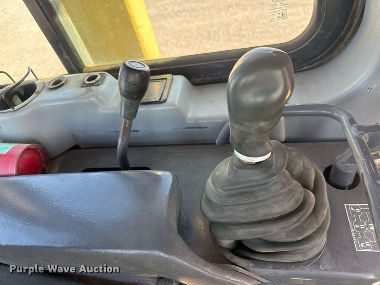 image for item DM5660 2007 Komatsu D41E-6 dozer