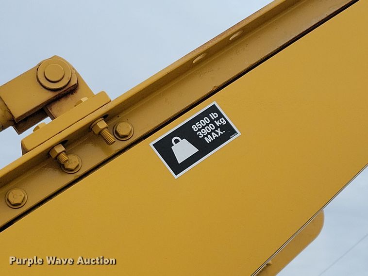 image for item DN3704 1999 Vermeer P185 Renegade cable plow