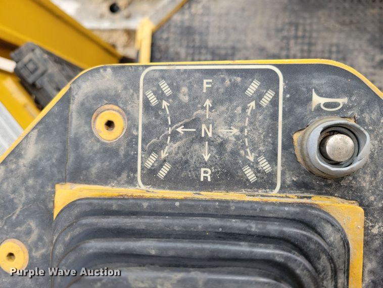 image for item DN3704 1999 Vermeer P185 Renegade cable plow