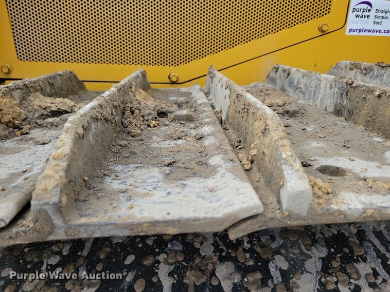 image for item DN3704 1999 Vermeer P185 Renegade cable plow