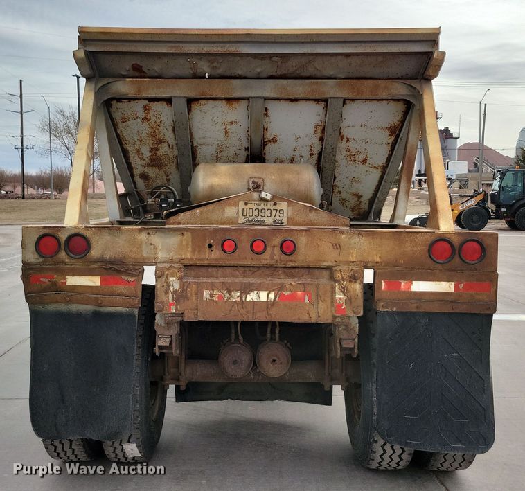 image for item DN3705 1992 Load King 2227 bottom dump trailer