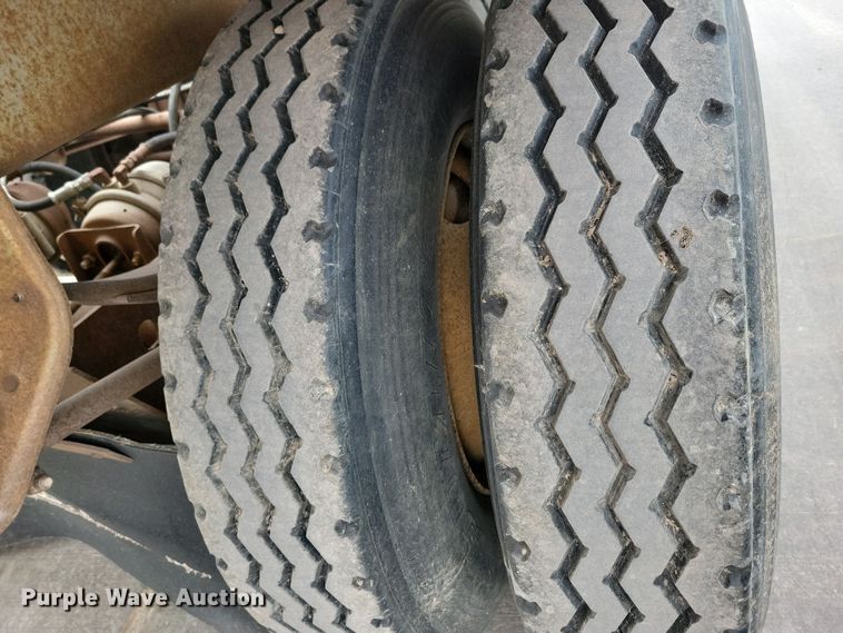 image for item DN3705 1992 Load King 2227 bottom dump trailer