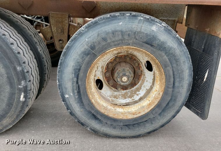 image for item DN3705 1992 Load King 2227 bottom dump trailer