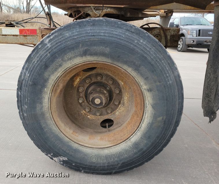 image for item DN3705 1992 Load King 2227 bottom dump trailer