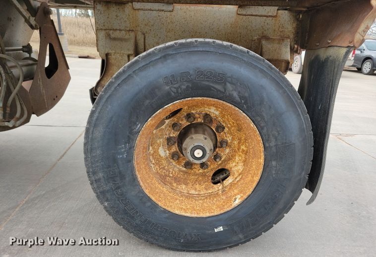 image for item DN3705 1992 Load King 2227 bottom dump trailer