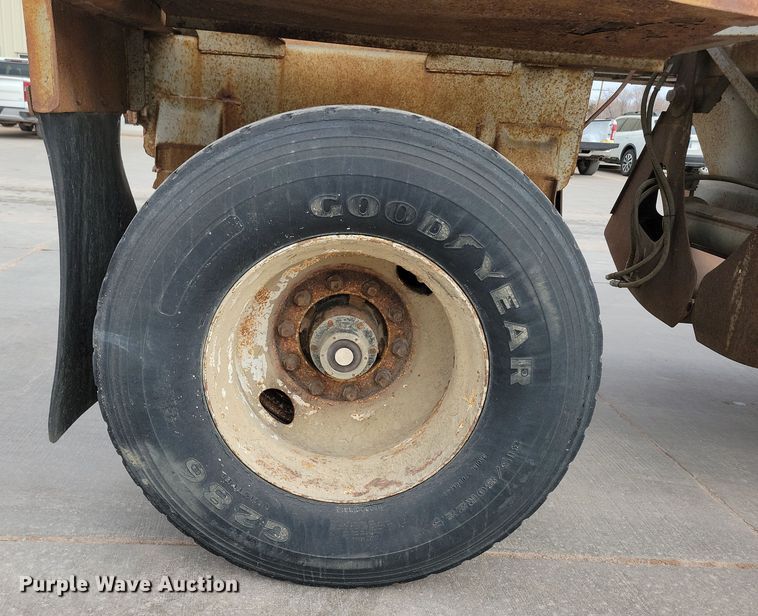 image for item DN3705 1992 Load King 2227 bottom dump trailer