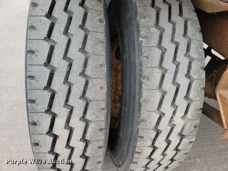 image for item DN3705 1992 Load King 2227 bottom dump trailer