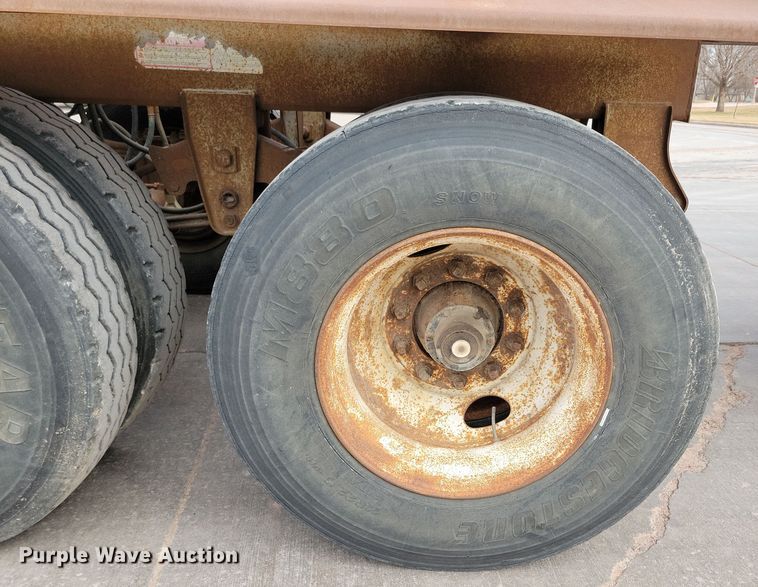 image for item DN3705 1992 Load King 2227 bottom dump trailer