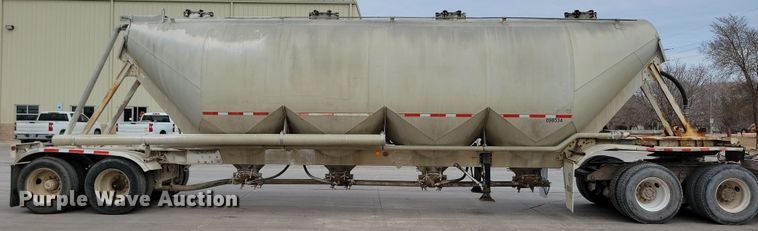 image for item DN3706 1988 Fruehauf pneumatic dry bulk trailer