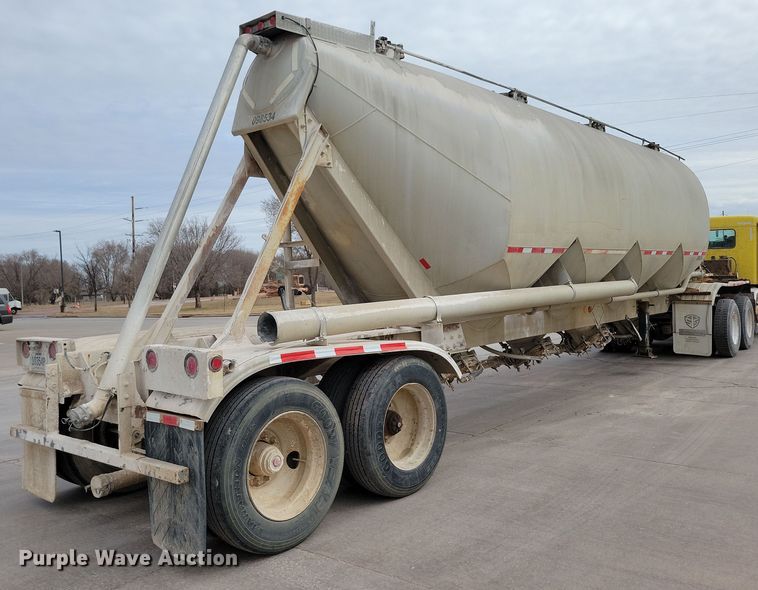 image for item DN3706 1988 Fruehauf pneumatic dry bulk trailer